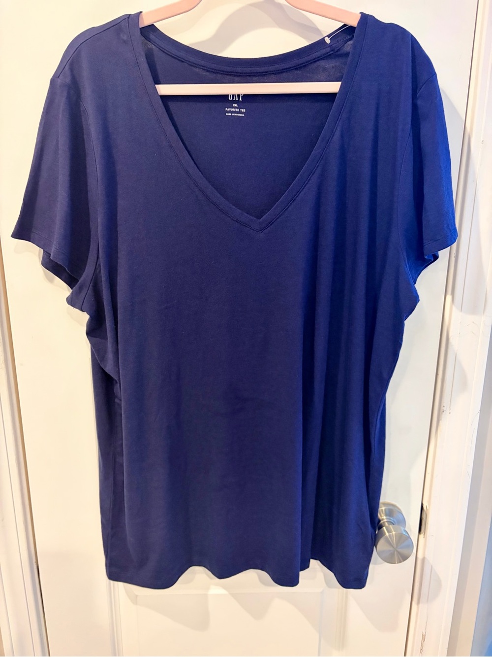 Gap Women’s Navy V-Neck Short Sleeve Tee